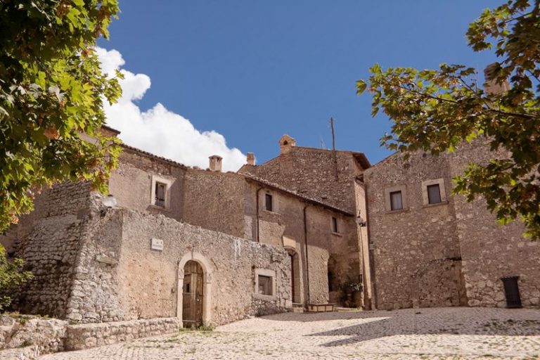 Santo Stefano di Sessanio Cosa visitare e vedere Storici